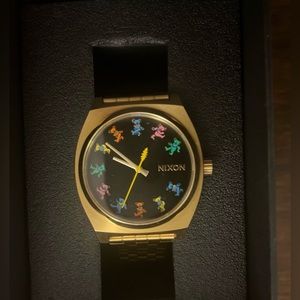 Limited Edition Men’s Nixon Grateful Dead Dancing Bears Watch.